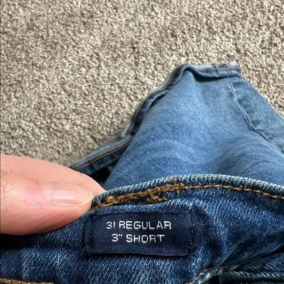 GAP Women's Classic Blue Jean Shorts - Picture 3 of 3